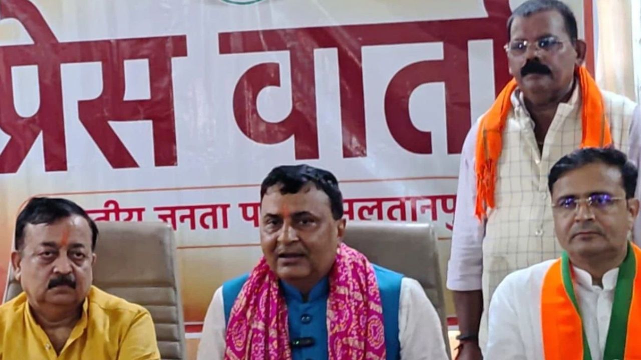 Sultanpur: हार का ठीकरा संवैधानिक संस्थाओं पर फोड़ना कांग्रेस की आदत, राहुल गांधी के आरोपों पर BJP का पलटवार