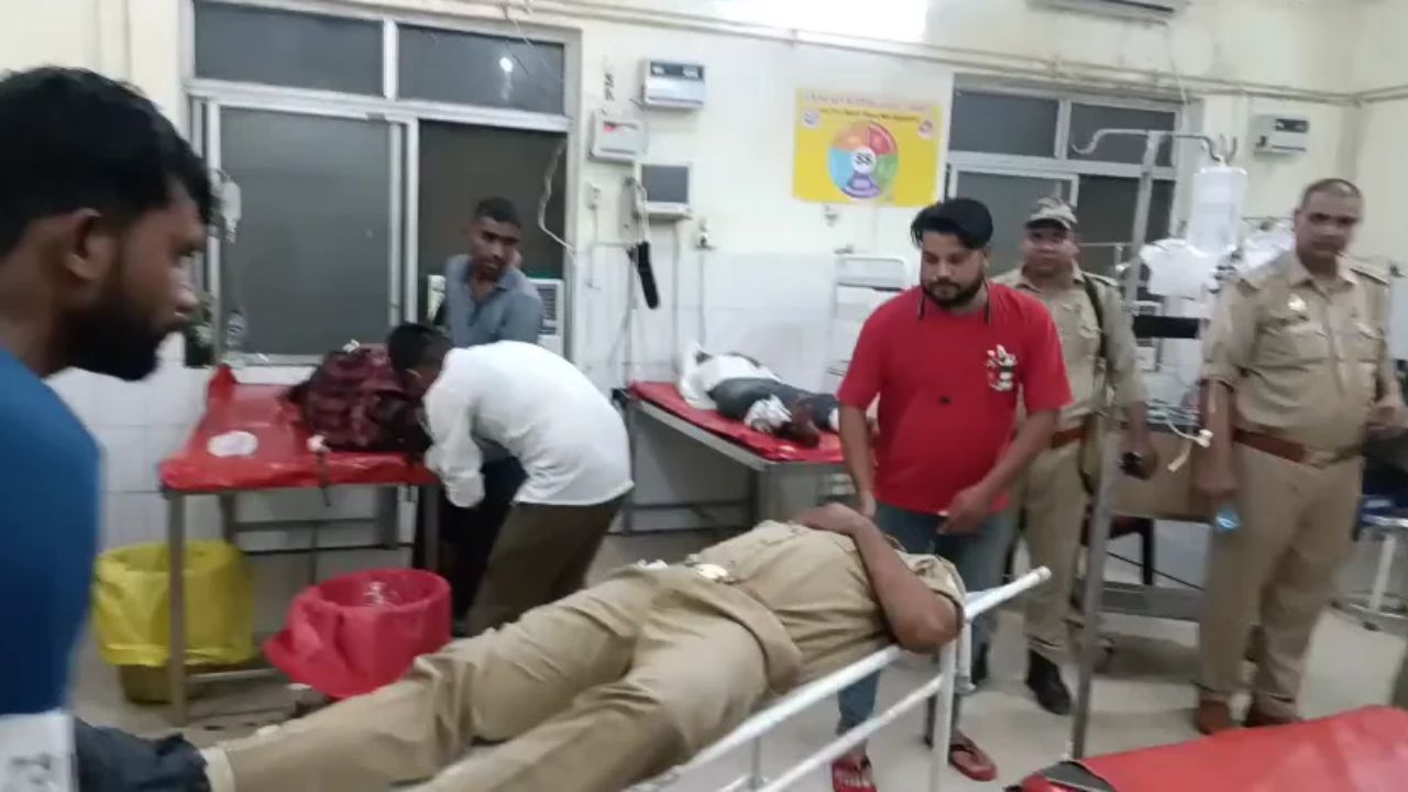 बदायूं: अलापुर में पुलिस और गौ-तस्कर के बीच मुठभेड़, वांछित आरोपी के दोनों पैरों में लगी गोली, हेड कांस्टेबल घायल
