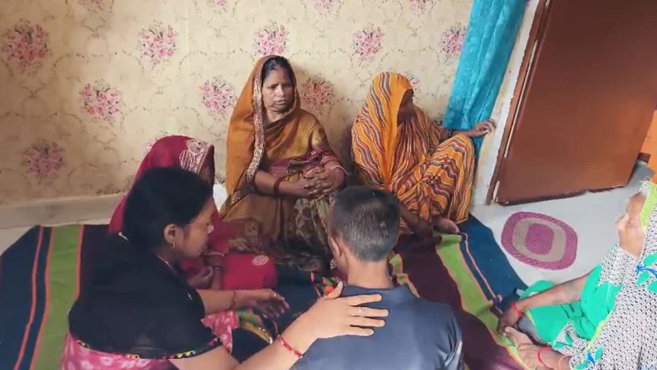 दिल्ली हादसे में चंदौली के अभिषेक की मौत, आखिरी फैसले ने जीत लिया सबका दिल