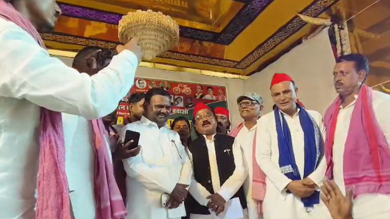 “कुछ भी कर लो, आएगी तो समाजवादी पार्टी की ही सरकार”, PDA जन पंचायत में गरजे सांसद छोटेलाल खरवार, भाजपा की उड़ाई धज्जियां