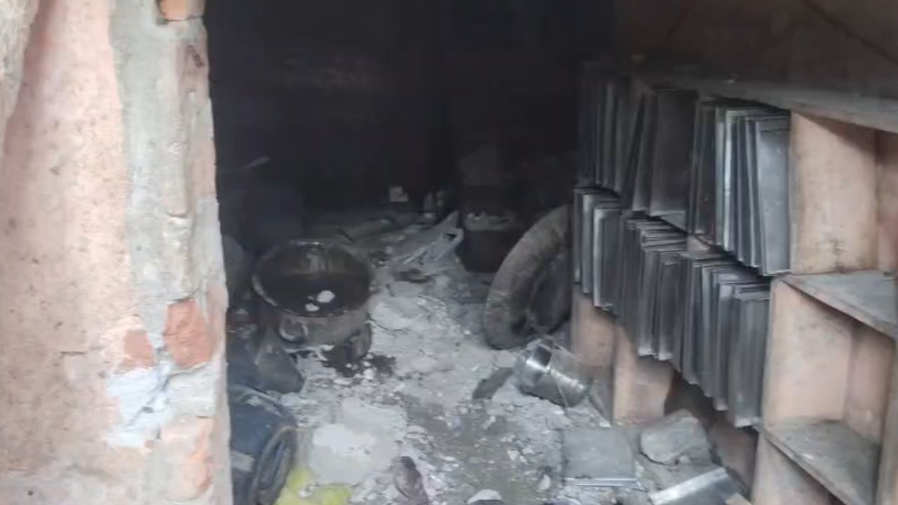 BREAKING NEWS: औरैया के स्वीट हाउस में फटा सिलेंडर, कई कारीगर और कर्मचारी हुए घायल