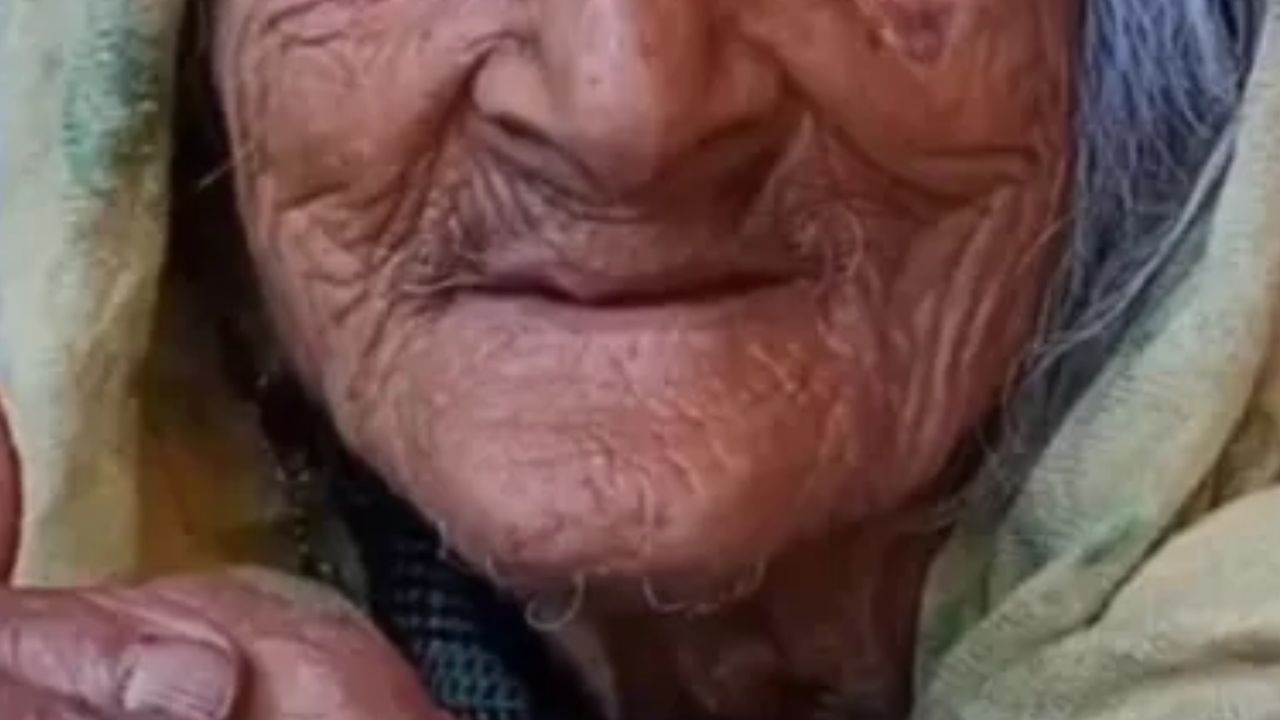 दादी ये आपने क्या किया! पहले बेटे और पोते के ऊपर डाला ज्वलनशील पदार्थ, फिर हुआ इतना दुख कि खुद का किया मर्डर