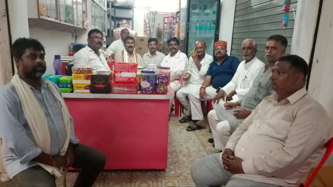 “जनता परेशान है, अब बूथ तक पहुंचना होगा”, कांग्रेस की बैठक में गरजे विजय शेखर मल्ल; बिजली और महंगाई पर सरकार को घेरा