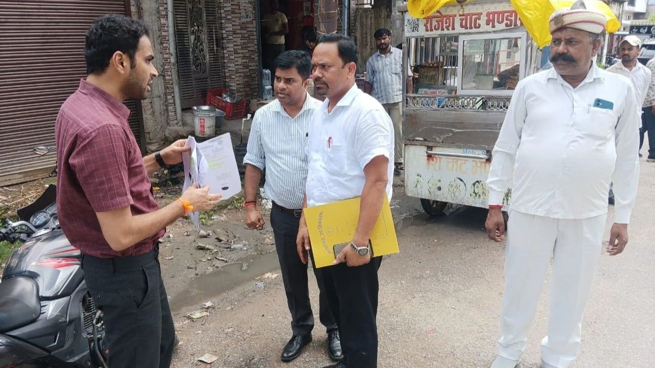 देवरिया में जमीनों के खरीदार-बेचने वालों पर कस गया शिकंजा! DM के इस कड़े कदम से मची खलबली
