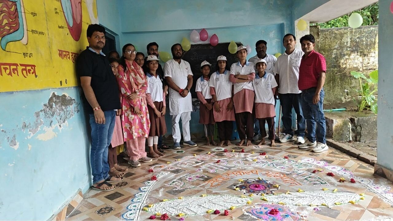 Sultanpur News: नुक्कड़ नाटक से योजनाओं का प्रचार, सेवा शिविरों में लोगों को मिली सरकारी सुविधाओं की जानकारी
