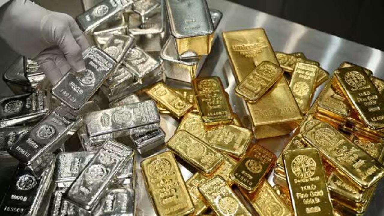 Gold Price Today: साप्ताहिक आधार पर सोना 3160 रुपये सस्ता हुआ, तो चांदी पर लगा 10000 रुपये का तगड़ा झटका!