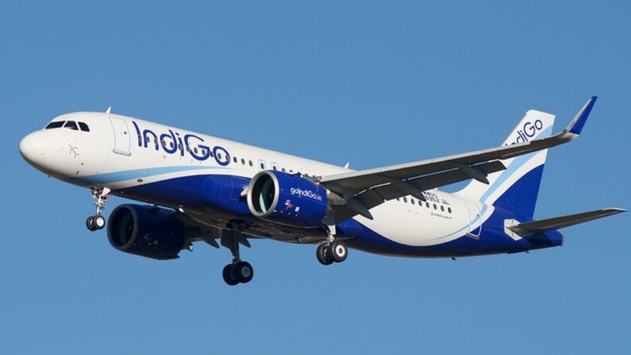 गोवा से दिल्ली आ रही Indigo Flight की इमरजेंसी लैंडिंग, इंजन में खराबी होने से हड़कंप