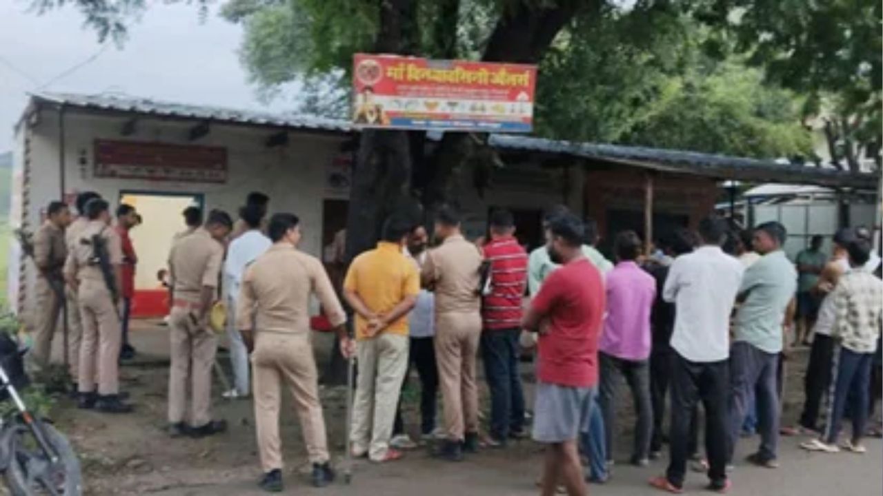 जौनपुर में सनसनीखेज वारदात: सराफा दुकान में लूट के बाद अधेड़ की हत्या