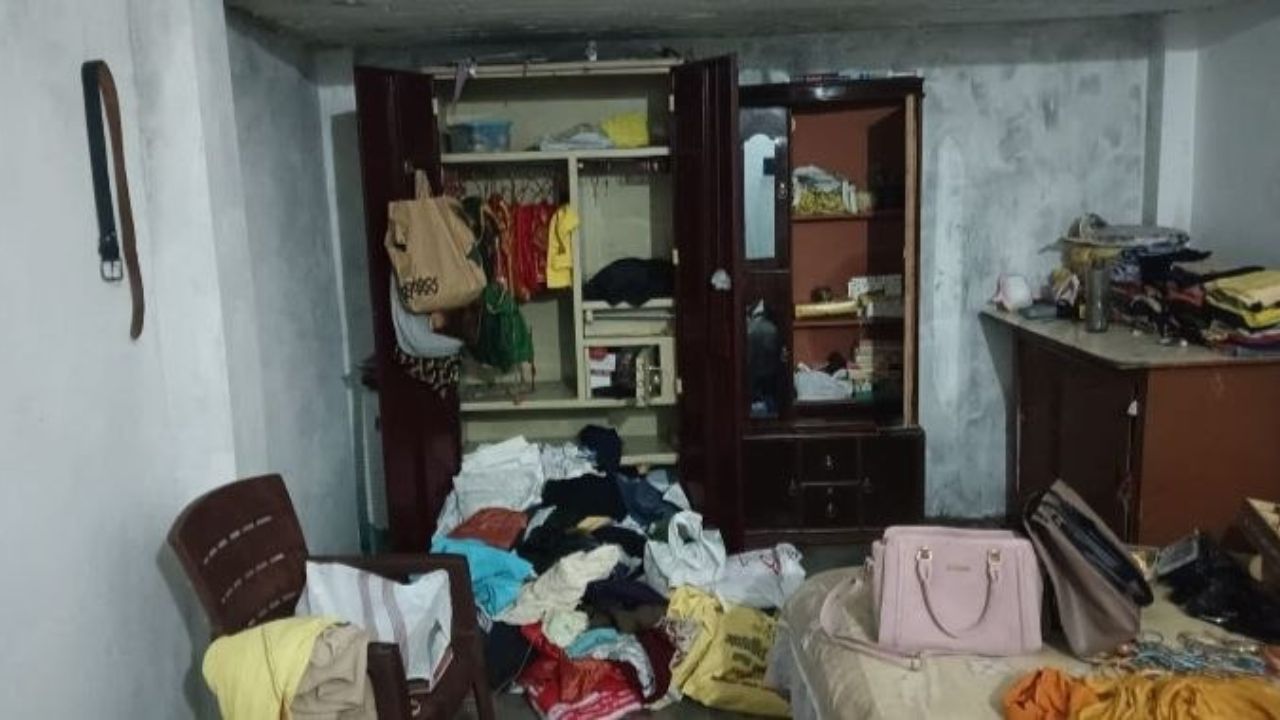 बलिया में चोरों ने एक घर को बनाया निशाना, उड़ाए नगदी और गहने