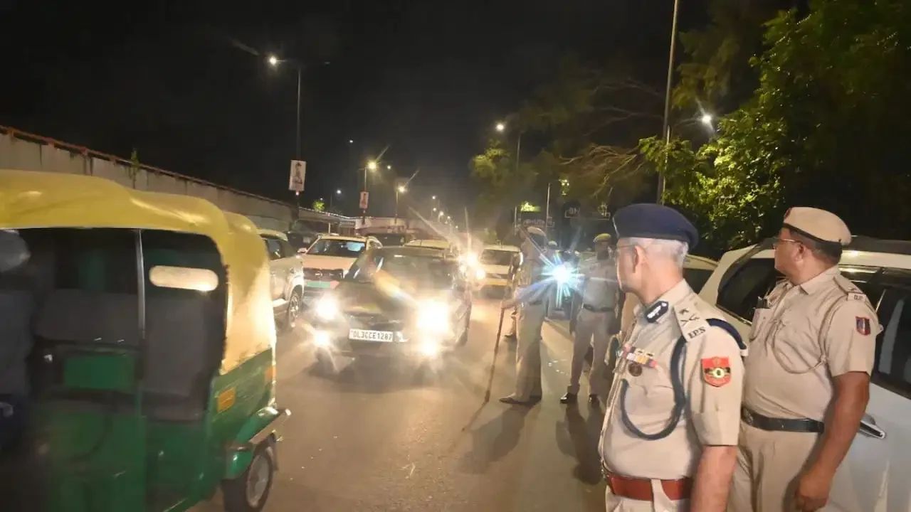 दिल्ली के कश्मीरी गेट इलाके में सनसनीखेज वारदात, शख्स की चाकू से गोदकर हत्या