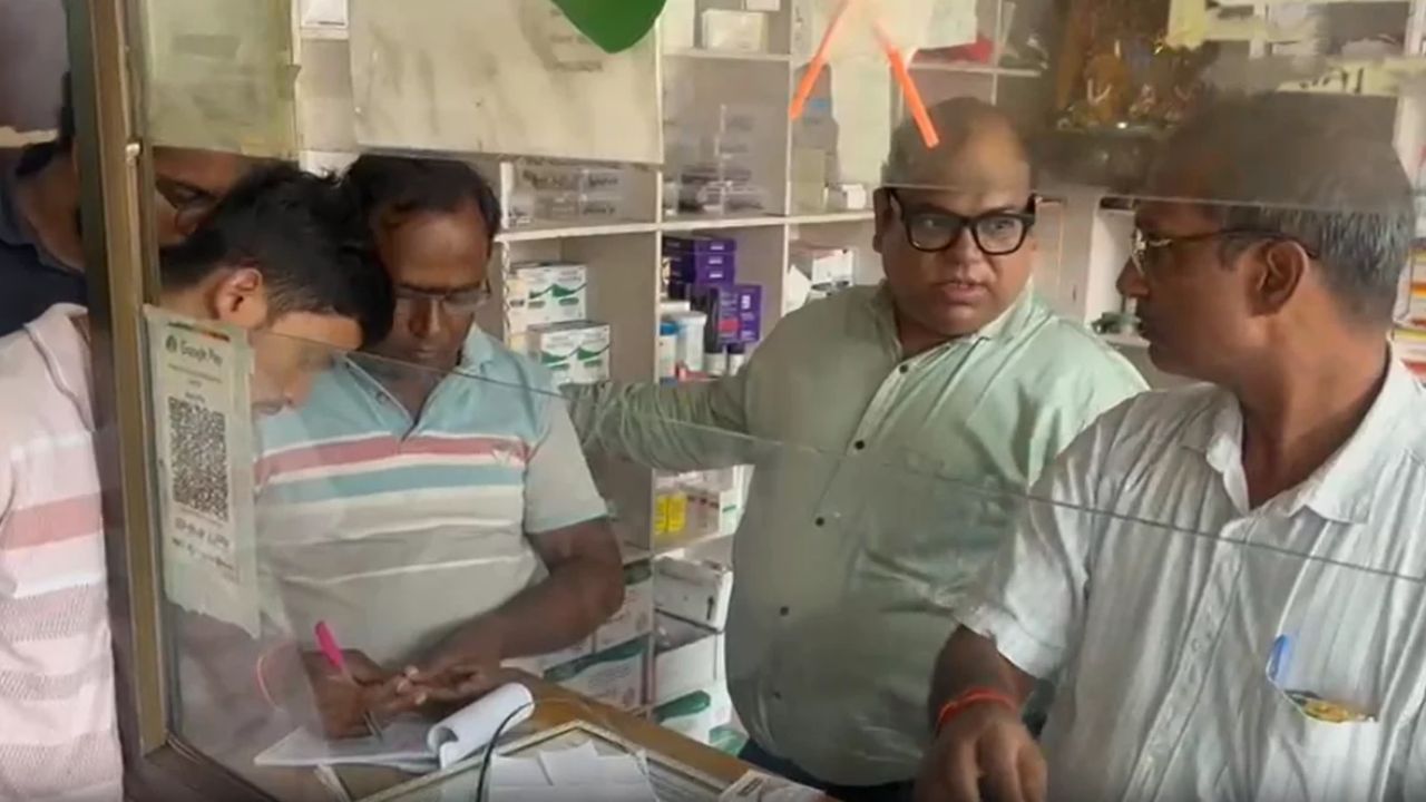 नौतनवा: अनन्या हॉस्पिटल में ड्रग इंस्पेक्टर की रेड, जांच में खुलीं कई परतें