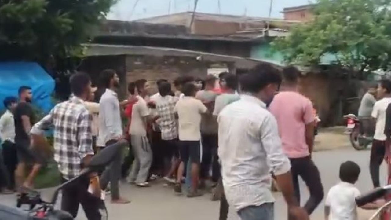 जिम में एक गिलास पानी बना विवाद की वजह, पुलिस ने तीन लोगों पर कसा शिकंजा