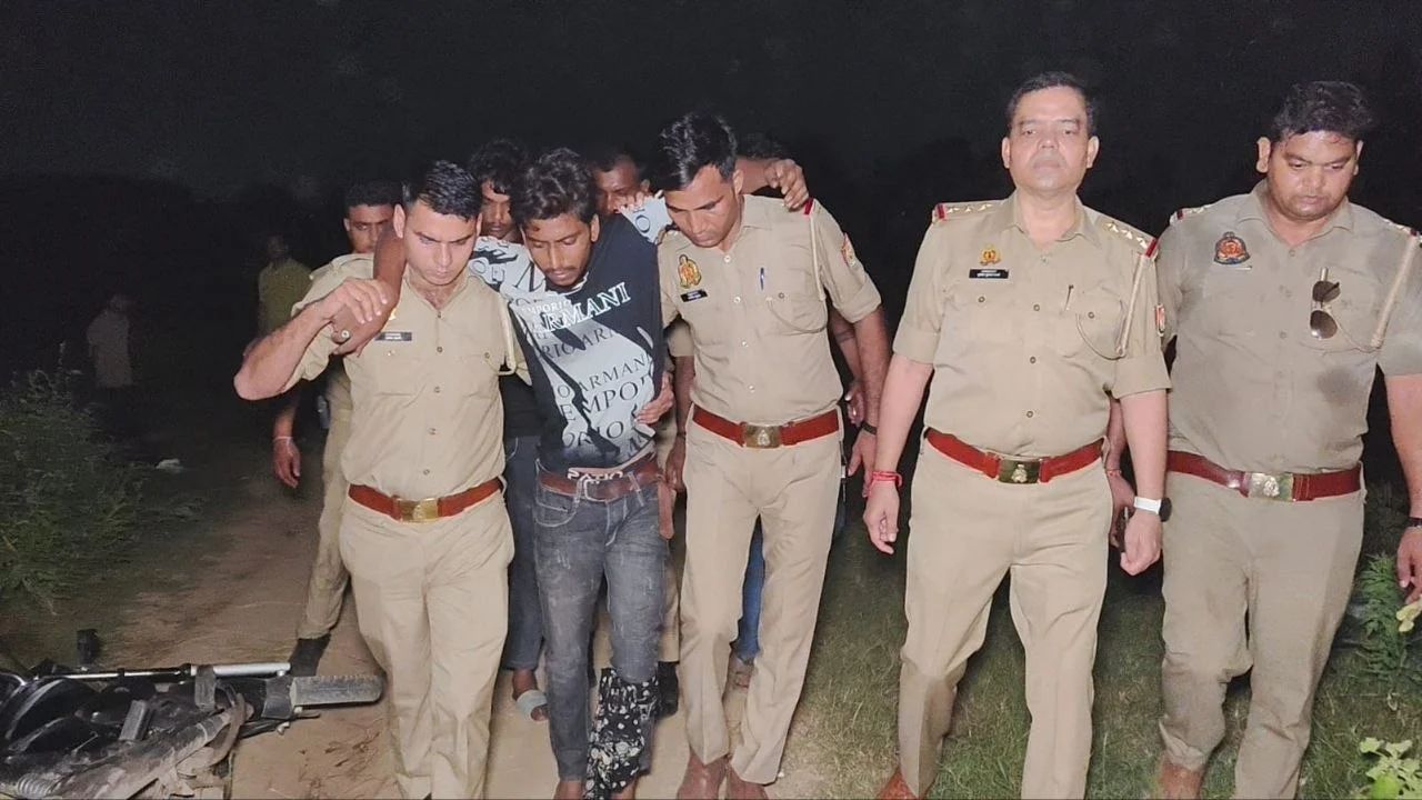 Muzaffarnagar: जनसेवा केंद्र चोरी कांड का बड़ा खुलासा, मुठभेड़ में एक बदमाश के पैर में लगी गोली