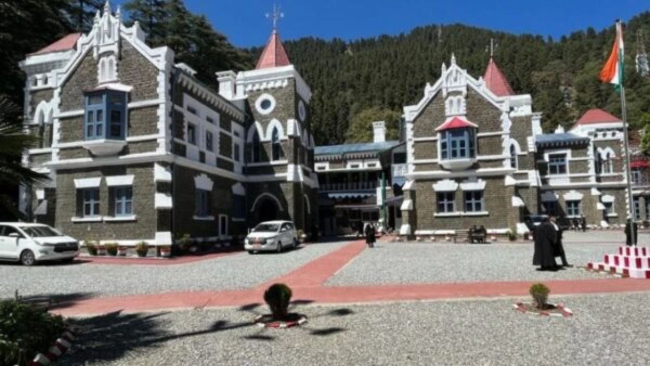 Nainital: दूषित पानी से बीमारी पर हाईकोर्ट सख्त, डीएम समेत चार अधिकारी तलब