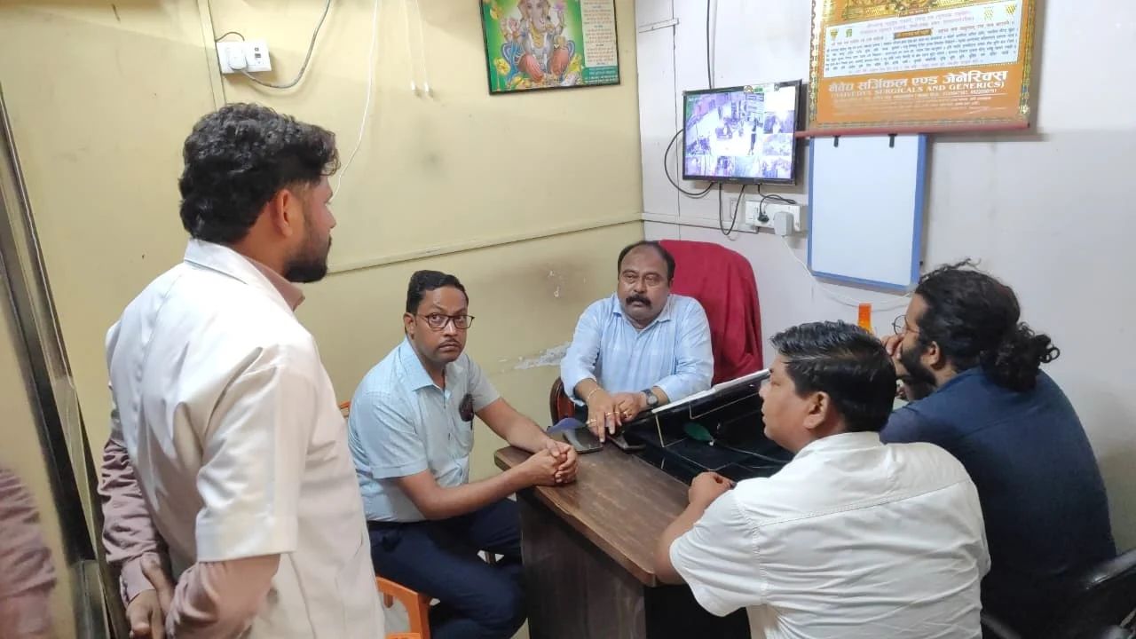 कोल्हुई थाने में दिखा भक्ति का रंग, सजावट और झांकी ने जीता श्रद्धालुओं का दिल