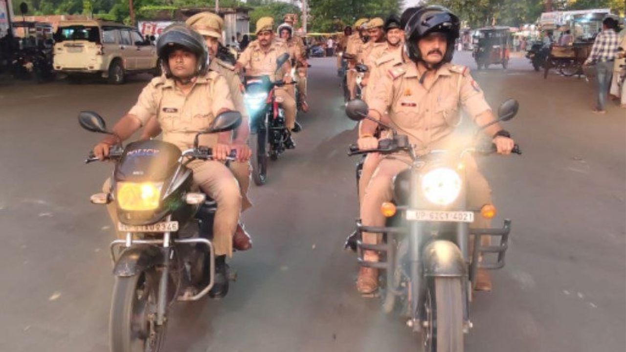 महराजगंज में अचानक सड़कों पर उतरी भारी पुलिस फोर्स, जानें क्या था मकसद?