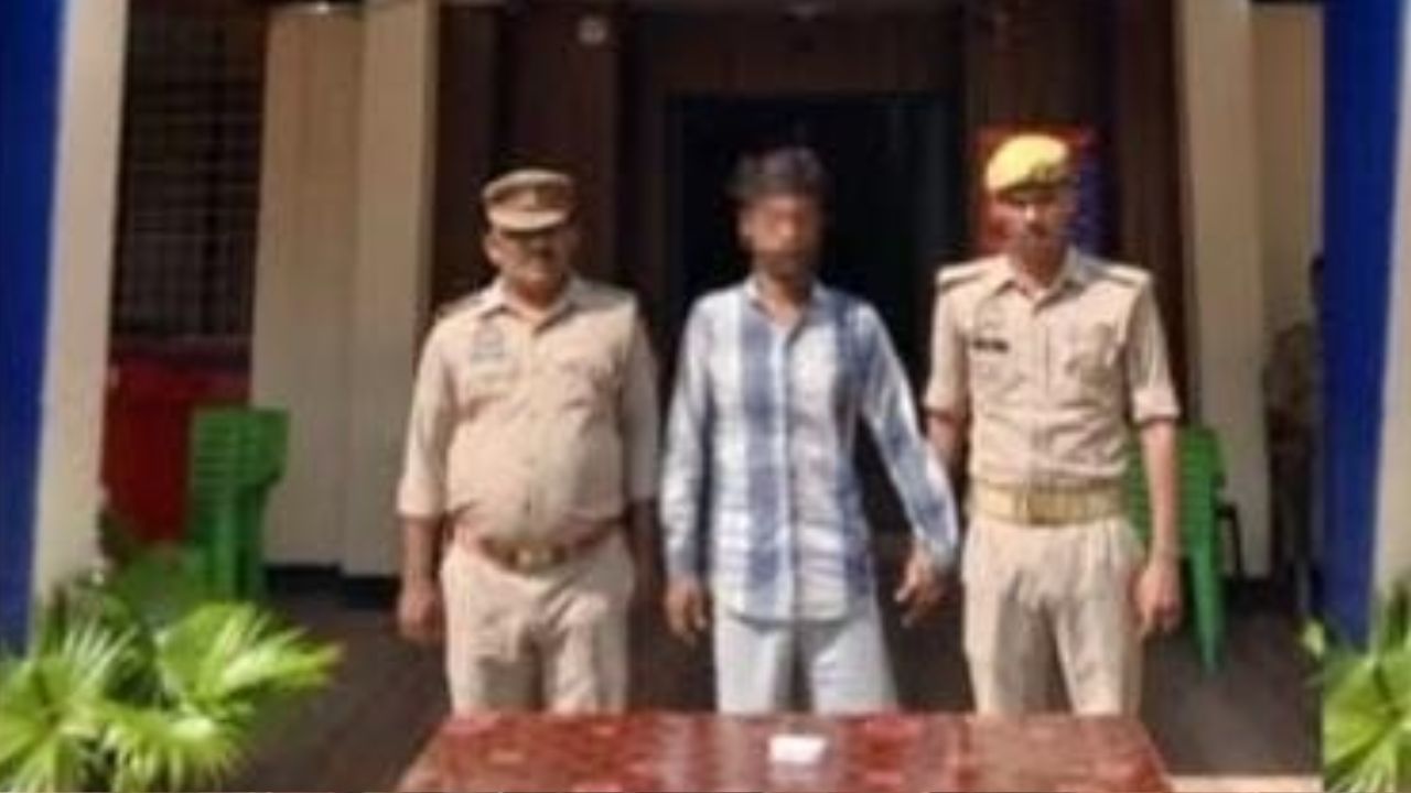 प्रतापगढ़ में ड्रग तस्करी का बड़ा खुलासा, 11.74 ग्राम MD के साथ तस्कर गिरफ्तार; बिना नंबर की Bullet भी सीज