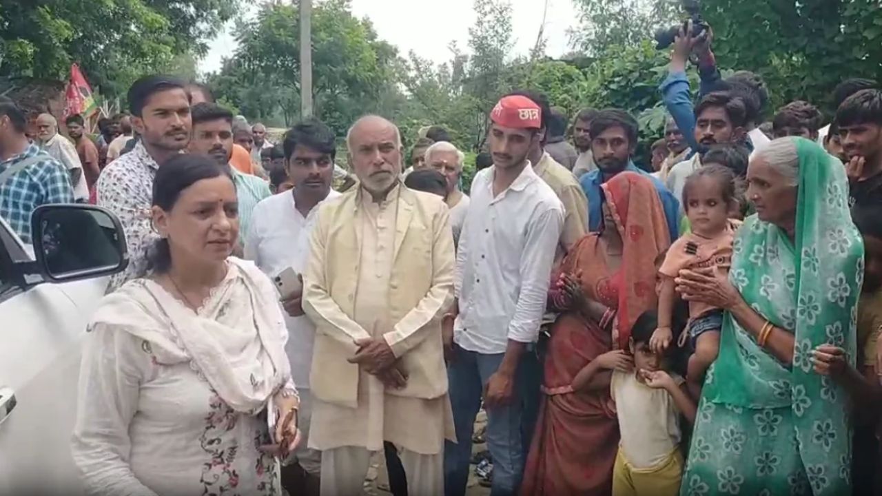 Raebareli: अमावां के बाढ़ प्रभावित गांवों में पहुंची सपा नेता, हालात देख प्रशासन पर उठाए सवाल