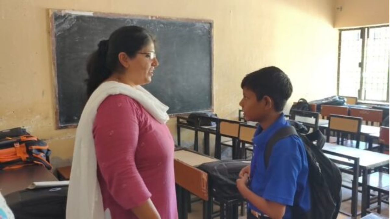 “बच्चों की थाली और पढ़ाई से समझौता नहीं” सड़क जाम के बाद खुद स्कूल पहुंचीं डीएम, व्यवस्थाओं की खोली पोल
