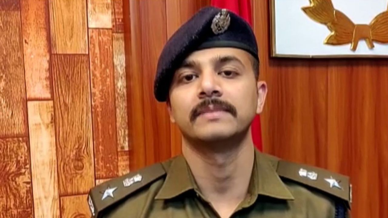 Noida Breaking: लंबे समय से तैनात IPS साद मियां खान और रविशंकर निम का ट्रांसफर, जानें इन दोनों के स्थान पर कौन आया?