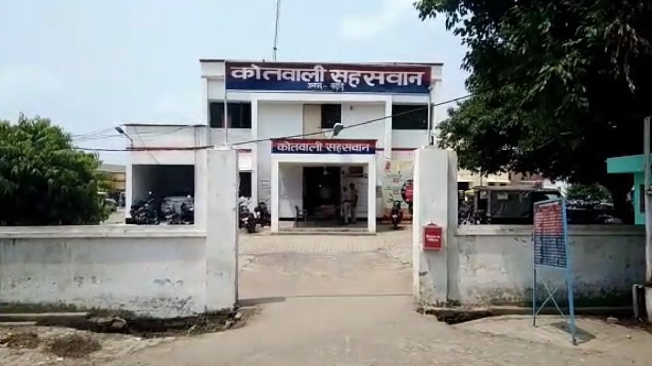 किसकी इतनी हिम्मत? बदायूं में सिपाही को गाड़ी से कुचलने का प्रयास, बाल-बाल बची जान