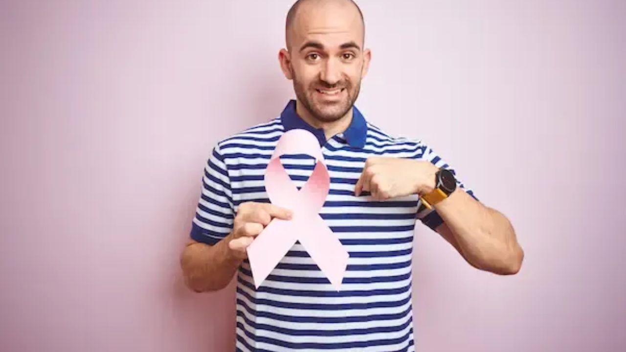 सीने की त्वचा पर लालिमा, सिकुड़न, गड्ढे पड़ना, निप्पल के आसपास पपड़ी बनना या बगल में गांठ महसूस होना भी ध्यान देने योग्य बदलाव हैं। ये लक्षण कैंसर के अलावा दूसरी स्थितियों में भी दिखाई दे सकते हैं। यदि कोई बदलाव लगातार बना रहे, बढ़े या उसके साथ गांठ अथवा डिस्चार्ज हो, तो डॉक्टर से जांच कराएं। शुरुआती पहचान इलाज में मदद कर सकती है। (Img- Pinterest)