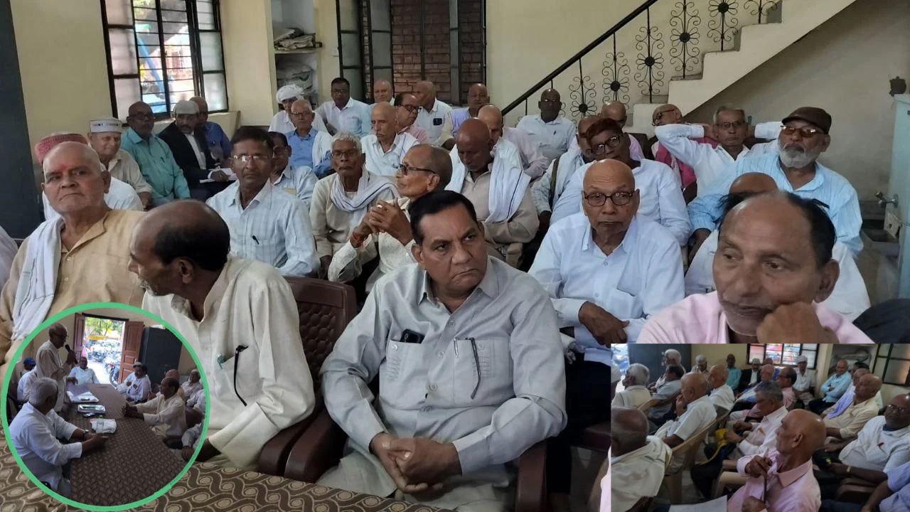 आठवें वेतन आयोग और पुरानी पेंशन को लेकर देवरिया में उठी हुंकार! कलेक्ट्रेट में पेंशनरों की महा बैठक, सरकार से रखीं ये बड़ी मांगें