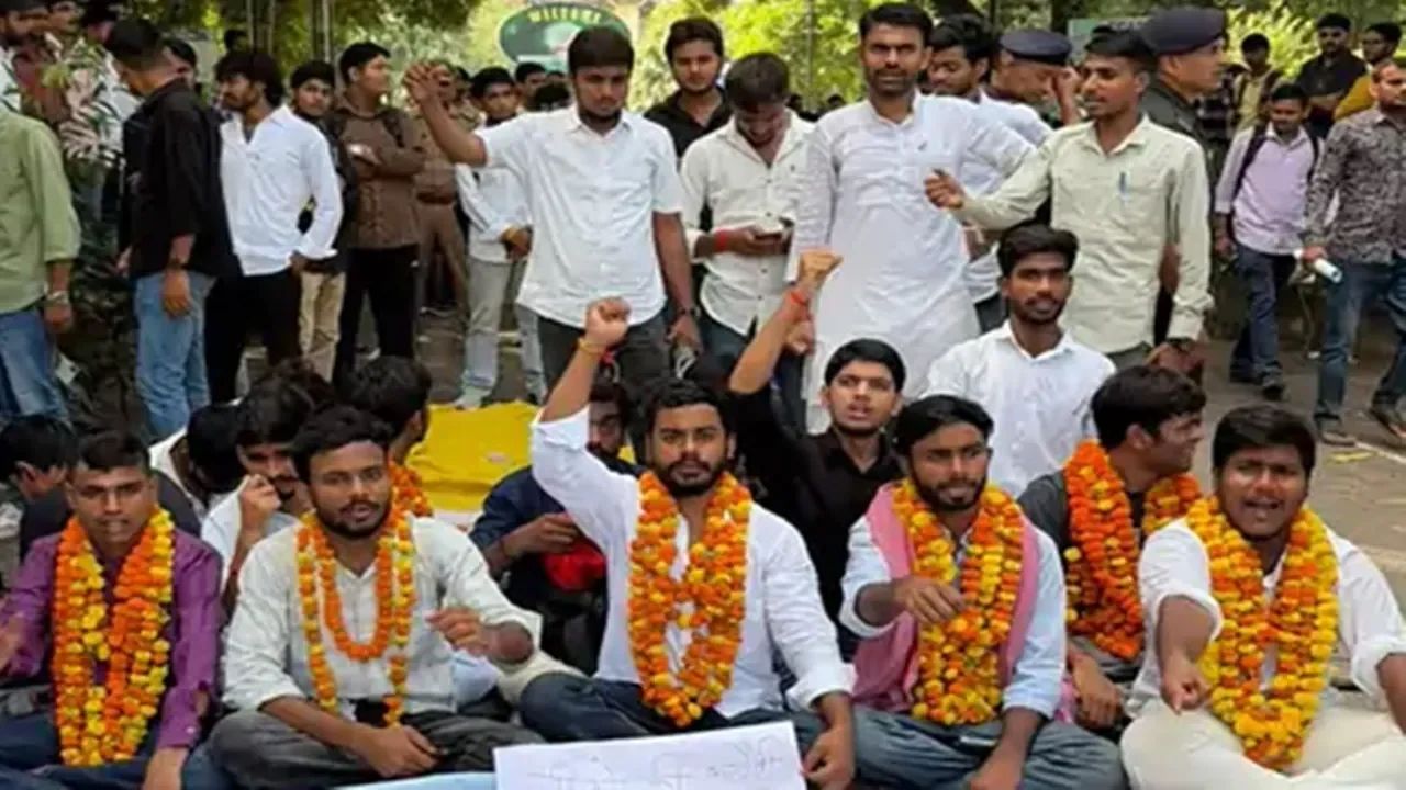 आमरण अनशन और बिगड़ती सेहत, इलाहाबाद विश्वविद्यालय में छात्रों का आंदोलन तेज, प्रशासन से आर-पार के मूड में युवा