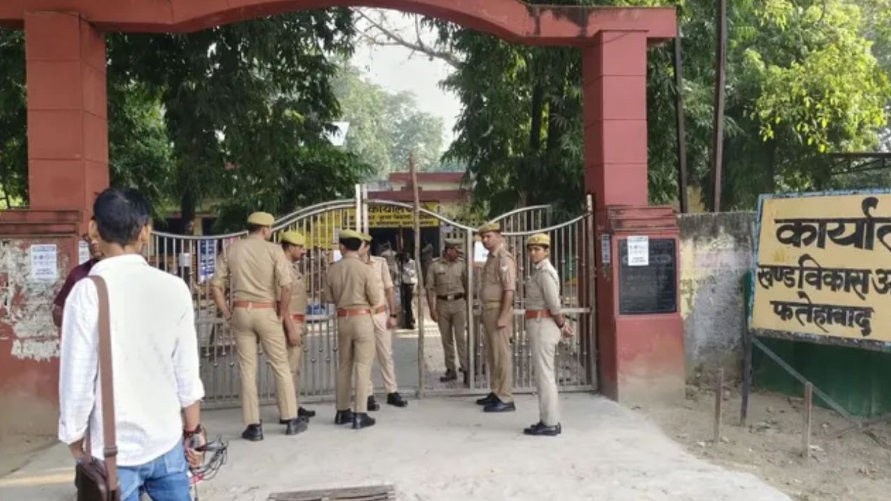 आगरा MLC चुनाव: सपा प्रत्याशी के आरोपों के बाद एक्शन, शिक्षक MLC चुनाव के 3 बूथों पर दोबारा मतदान