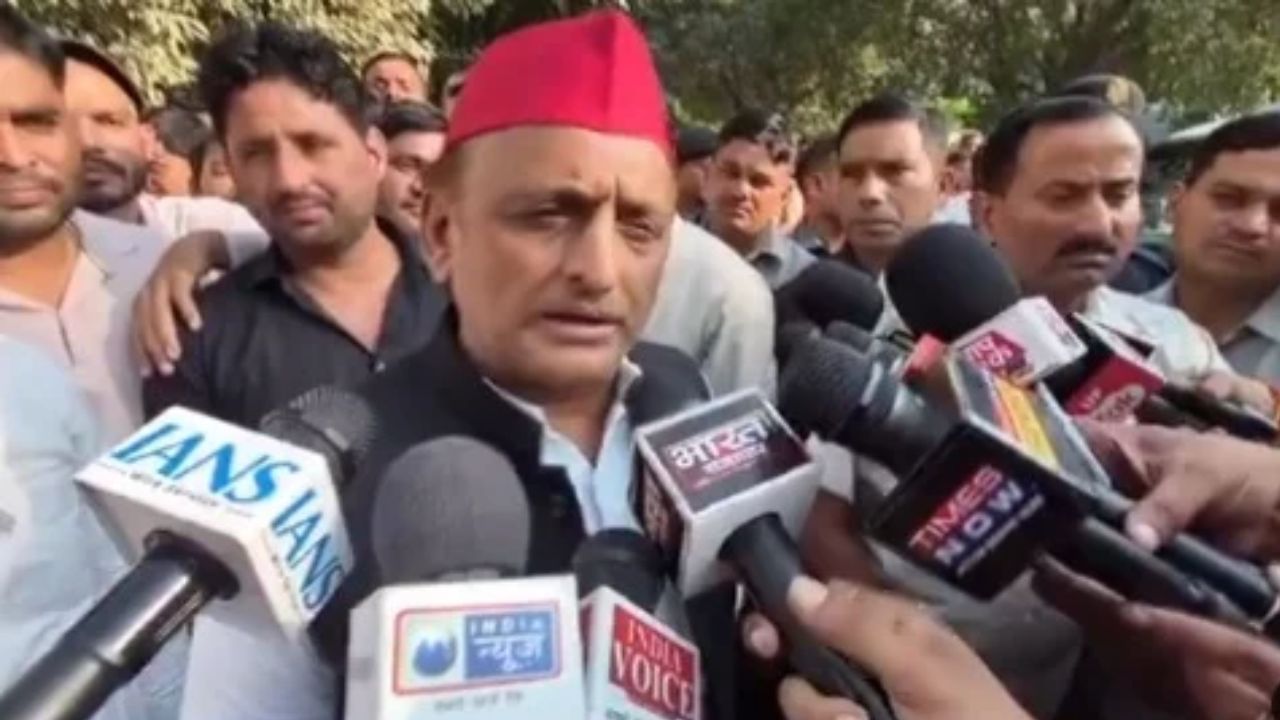 भाजपा को खोल लेनी चाहिए वोट चोरी की यूनिवर्सिटी, सैफई में मतदान के बाद अखिलेश यादव का सत्ता पर तीखा प्रहार