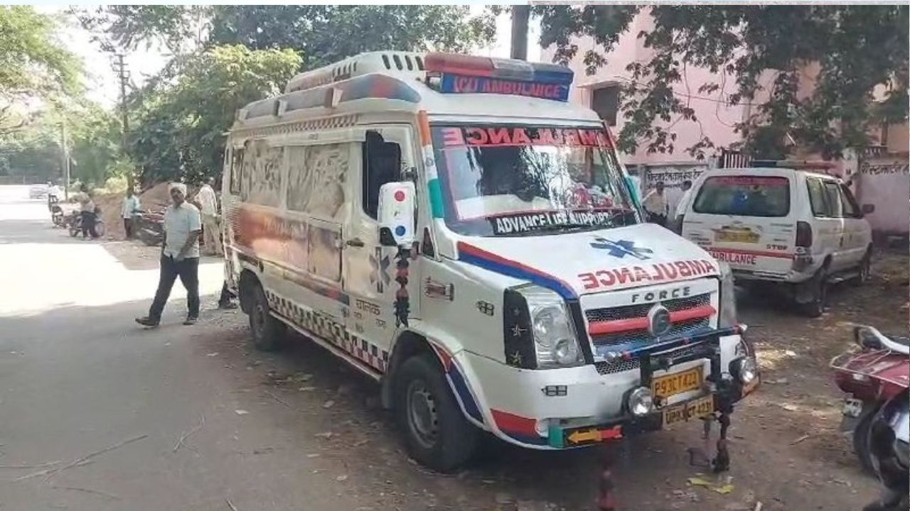 Jhansi News: तीन दिन तक शव को रौंदते रहे वाहन, चप्पल और कपड़ों से हुई पहचान; सड़क से खुरचकर निकाले अवशेष