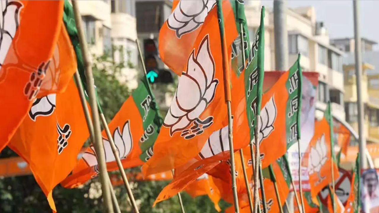 UP Election 2027: BJP विधायकों के टिकट पर चलेगा सर्वे! कट सकता है कई का पत्ता, ये होगा नया फॉर्मूला