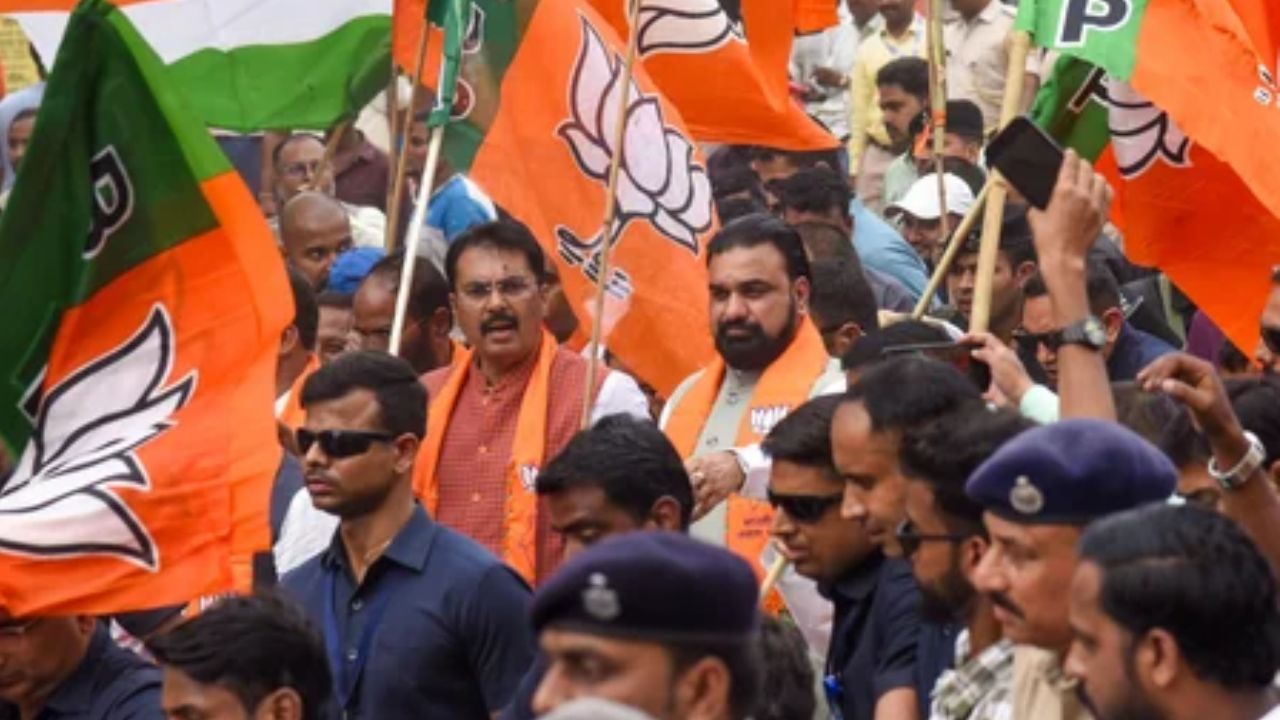 अराजकता के खिलाफ पटना की सड़कों पर उतरी बीजेपी, मुख्यमंत्री सम्राट चौधरी के नेतृत्व में निकली विशाल पदयात्रा
