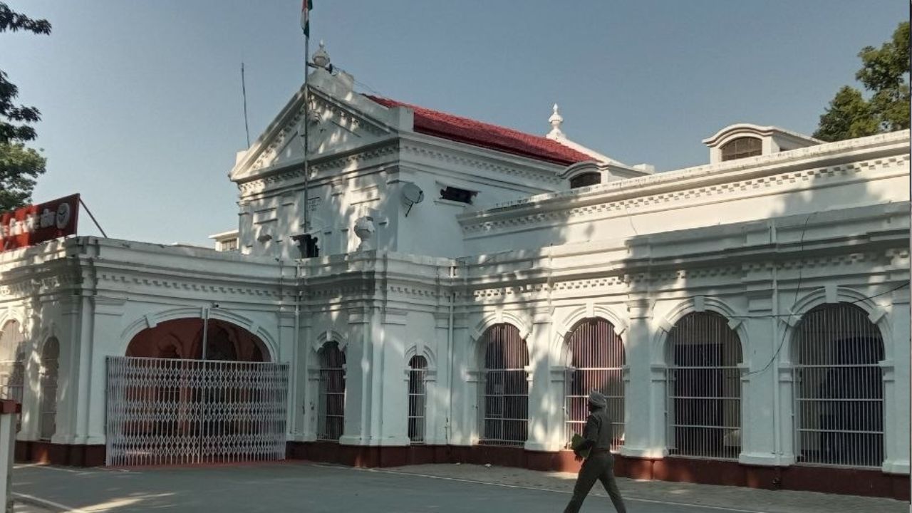 Ballia News: मतदान केंद्र में होगा बदलाव, 26 अक्टूबर तक करें आपत्ति, 1200 वोटरों पर बनेगा मतदेय स्थल