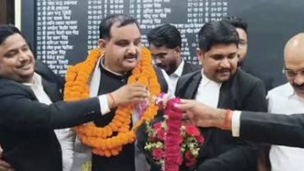 UP Bar Council Election: प्रशांत सिंह अटल बने सदस्य, 7088 वोटों का कोटा हासिल कर दर्ज की जीत
