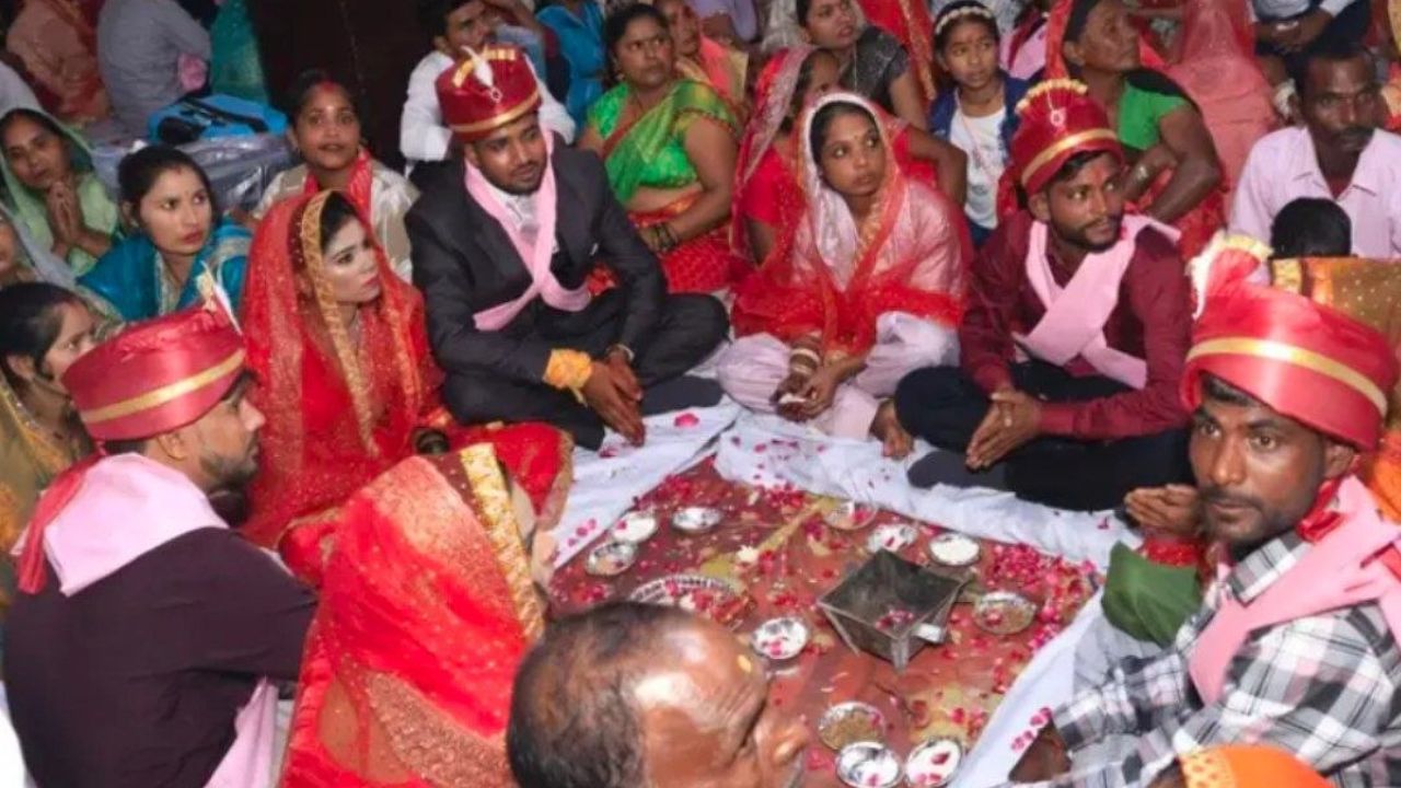 बरेली में एक-दूजे के हुए 560 जोड़े, किसी ने लिए सात फेरे तो किसी ने पढ़ा निकाह