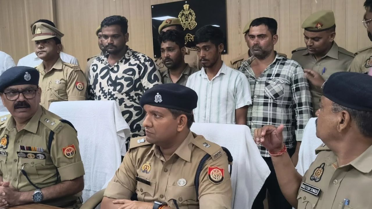 बस्ती में बड़ा खुलासा: मदद के बहाने ATM कार्ड बदलकर लाखों की ठगी करने वाला अंतरराज्यीय गिरोह बेनकाब, चार शातिर दबोचे गए