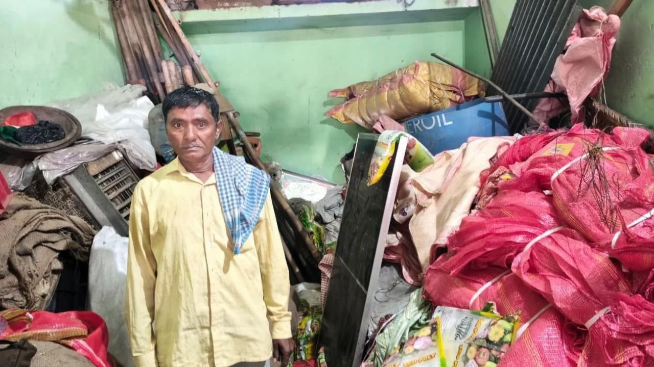 बदायूं के सहसवान में सब्जी मंडी की दुकान में सेंधमारी, 50 हजार नकदी और मोबाइल चोरी होने से मचा हड़कंप