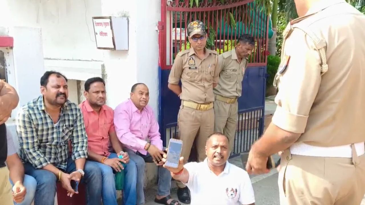 चंदौली में मोबाइल छीनैती केस ने पकड़ा तूल, तहरीर गायब होने के आरोप से मचा हड़कंप