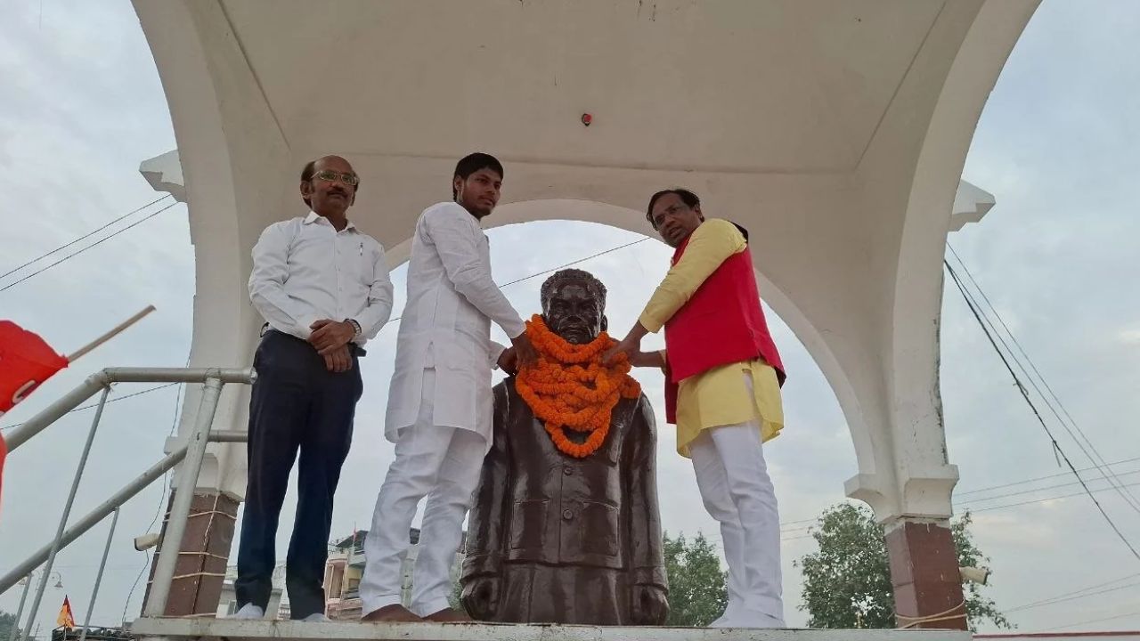 सरदार पटेल जयंती पर मुगलसराय में निकली स्वाभिमान यात्रा, जनसमस्याओं के साथ चुनाव की तैयारी का ऐलान