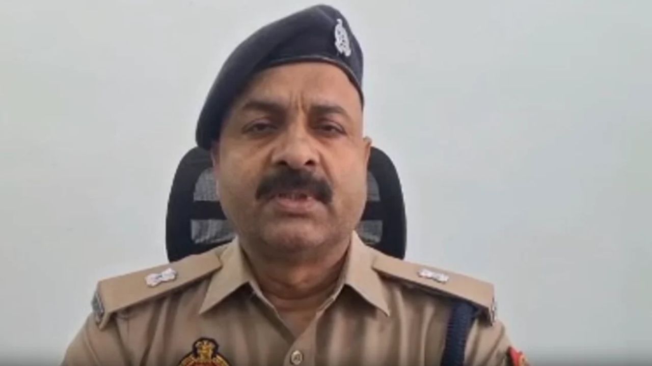 देवरिया में खूनी खेल: शराब के नशे में धुत भतीजे ने फावड़े से काटकर चाचा को उतारा मौत के घाट, आरोपी गिरफ्तार