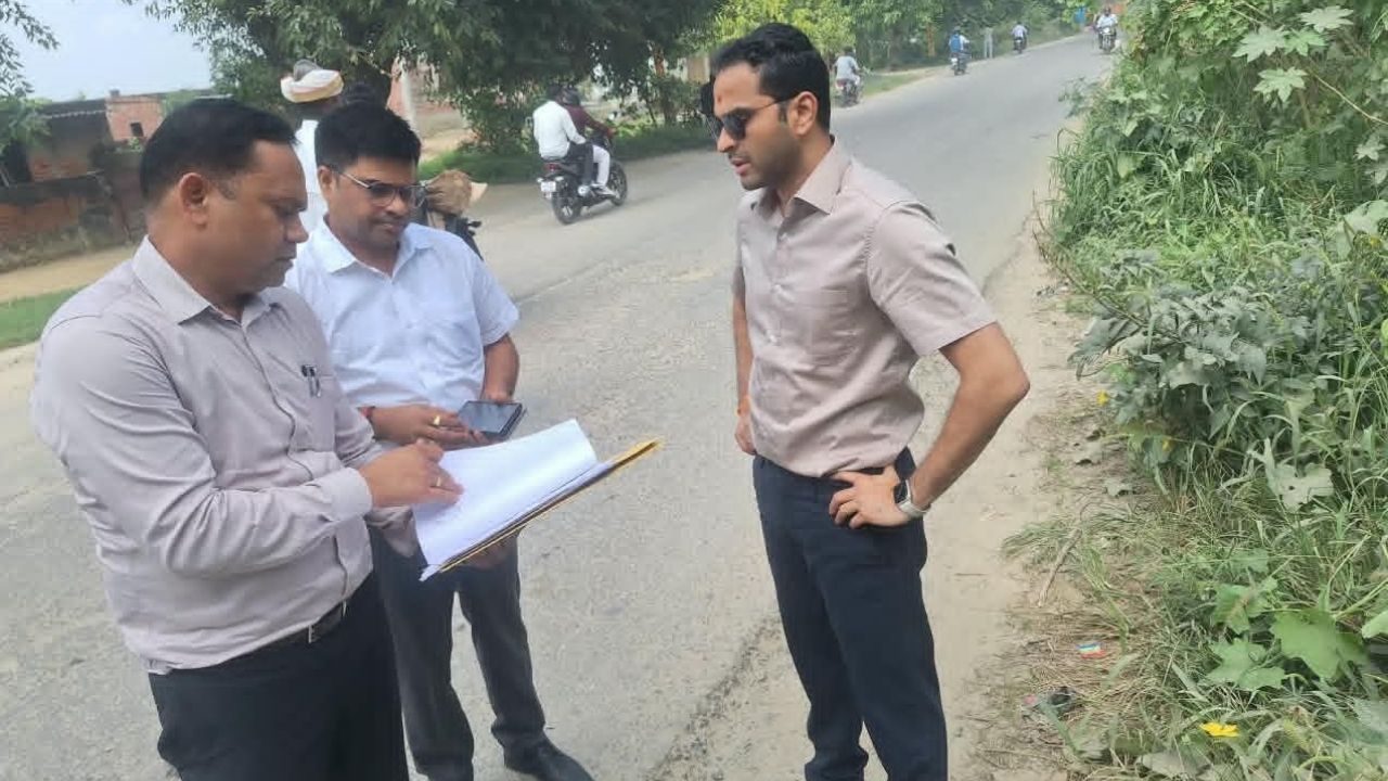 देवरिया में स्टाम्प मूल्यांकन में बड़ा खेल उजागर: डीएम के औचक निरीक्षण में पकड़ी गई गड़बड़ी, सख्त कार्रवाई के निर्देश