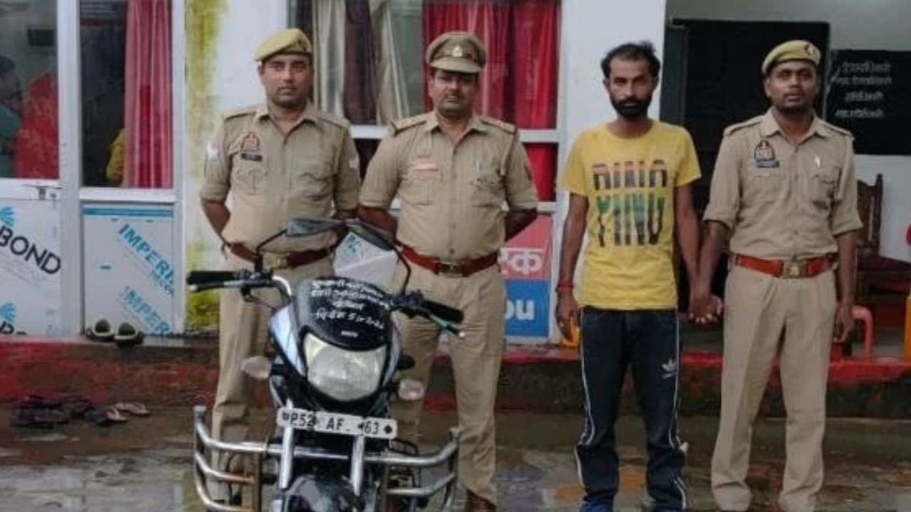 Deoria Crime: बाइक चोरी करने की कोशिश पड़ी भारी, शोर मचते ही लोगों ने दबोचा