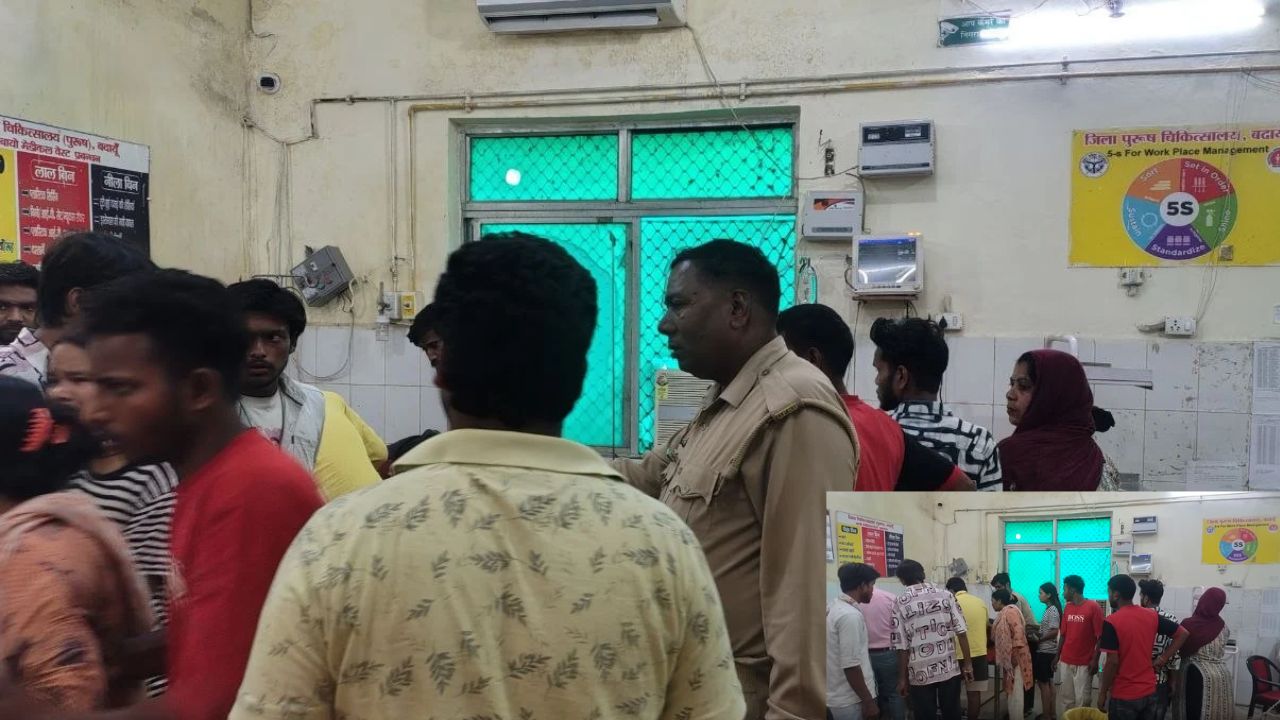 पलक झपकते ही हवा में उछले बाइक सवार दो युवक! बदायूं में Wrong Side से आई Eco कार, जिला अस्पताल में तड़प रहे घायल