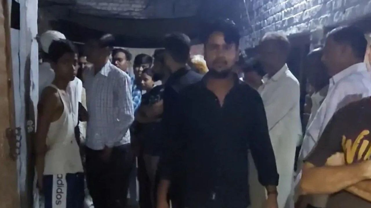 फर्रुखाबाद में खौफनाक वारदात: पारिवारिक कलह में कलयुगी बेटे ने पिता को कुल्हाड़ी से काटकर उतारा मौत के घाट, आरोपी गिरफ्तार