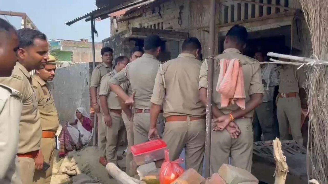 मां ने बेटे को शराब पीने से रोका, बदले में मिली मौत: फतेहपुर में कलयुगी बेटे ने ईंट से कूचकर ली मां की जान