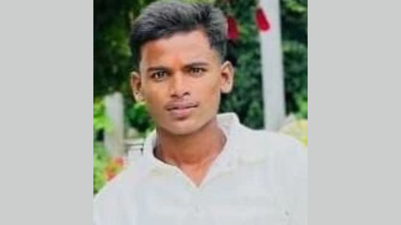 Fatehpur News: होटल में खाना खाने जा रहे दोस्तों की बाइक को ट्रक ने मारी टक्कर! एक युवक की मौत, दूसरा गंभीर