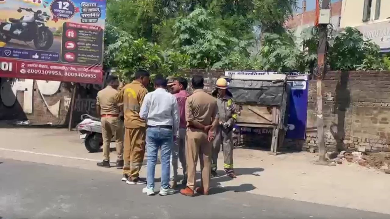 हरदोई में गैस पाइपलाइन फटने से हड़कंप! सड़क बंद, मौके पर पहुंची फायर ब्रिगेड