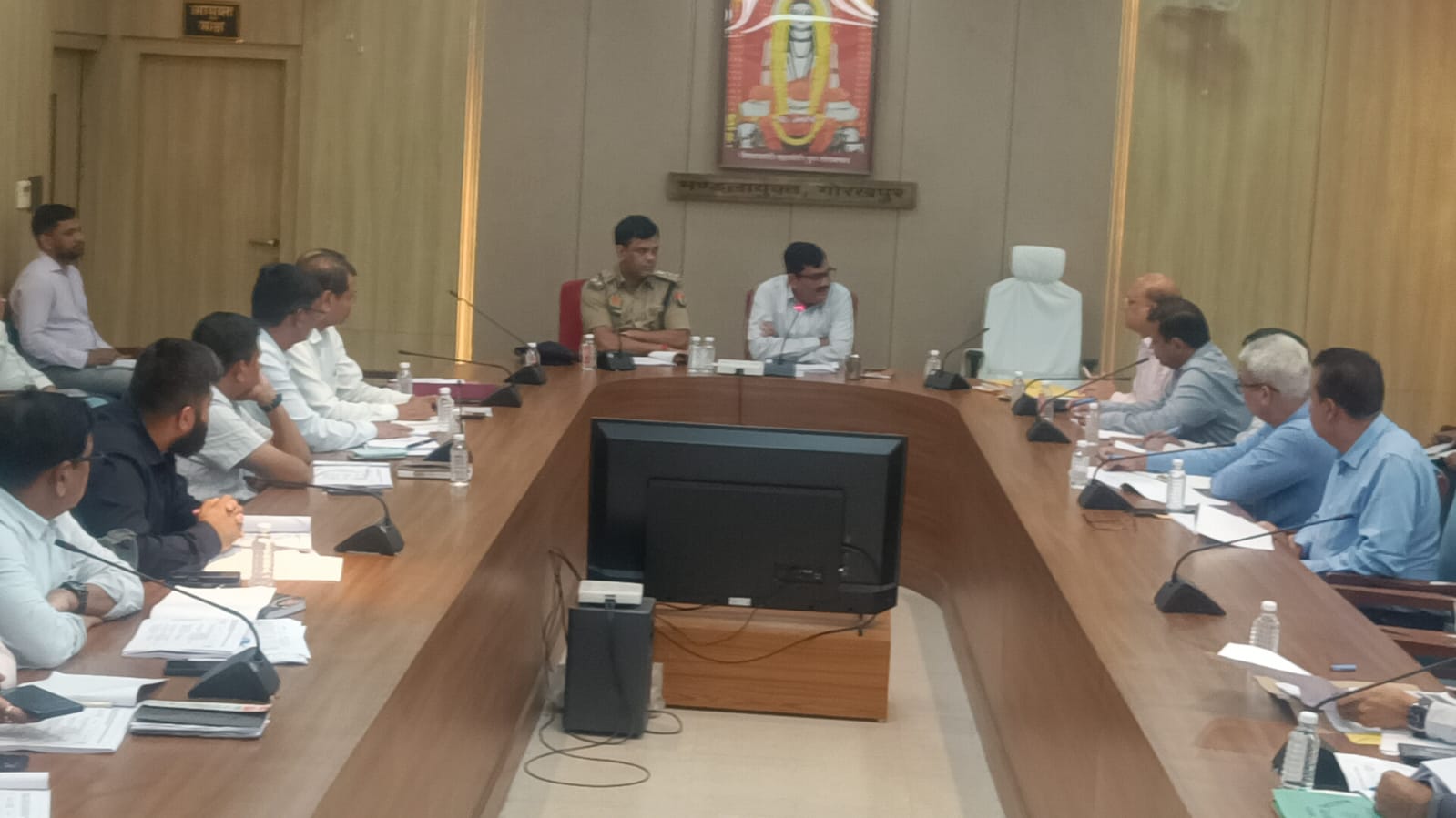 गोरखपुर में स्कूली वाहनों की फिटनेस पर सवाल! 304 फेल में से 108 को फिर मिला प्रमाणपत्र
