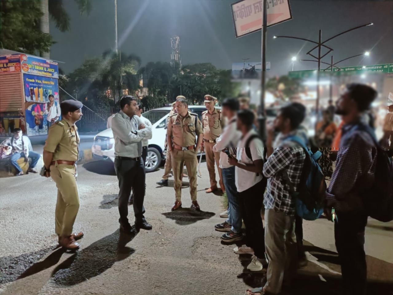 PET परीक्षा को लेकर डीएम और एसएसपी ने परखी व्यवस्था, रेलवे स्टेशन, बस स्टैंड और रैन बसेरों का किया निरीक्षण